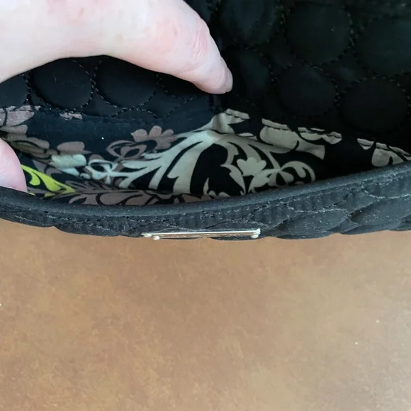 Vera Bradley EUC zip top shoulder hobo bag in quilted black - Picture 13 of 14